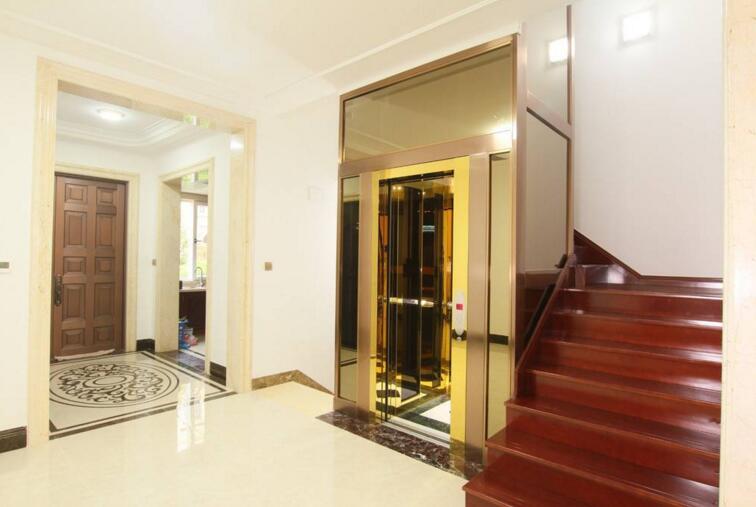 家用电梯
